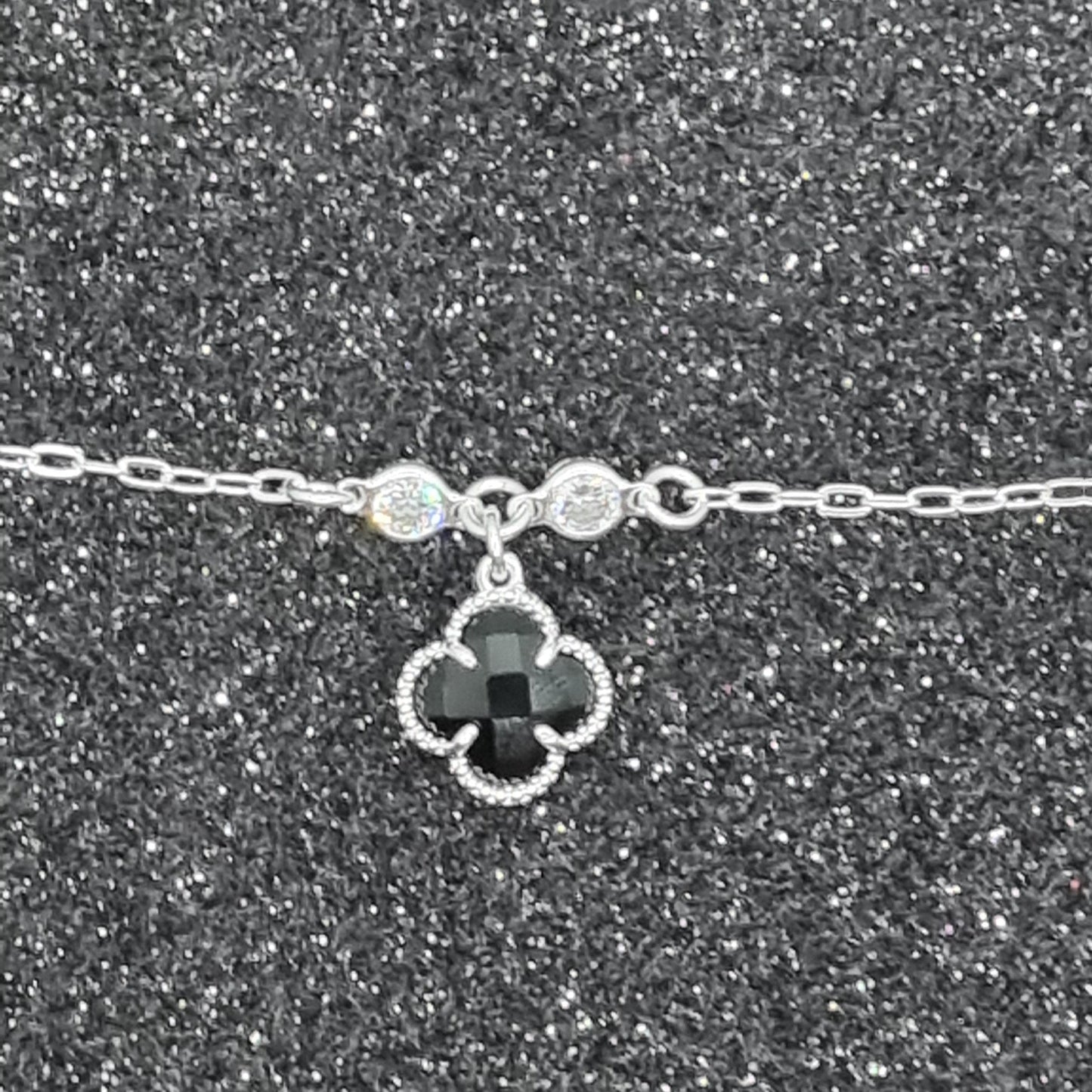 Pulseira Trevo Ônix e Swarovski